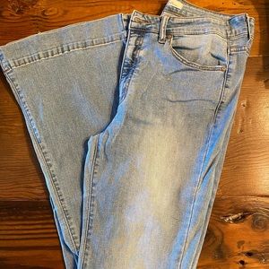 KanCan Wide Flare Jean Size 28